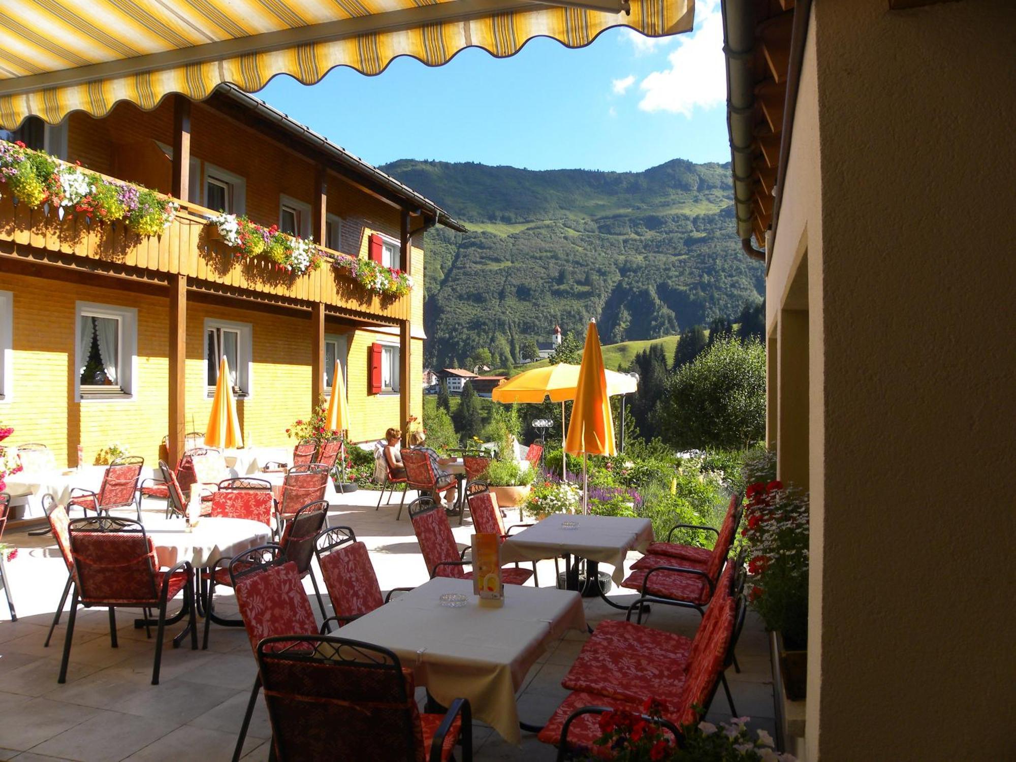 Hotel Alpenblume Damuels Luaran gambar