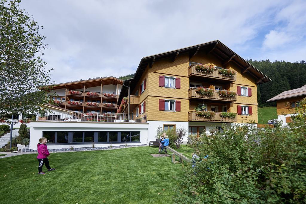 Hotel Alpenblume Damuels Luaran gambar